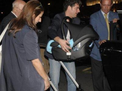 Monserrat obligada a usar silla de ruedas por una caída