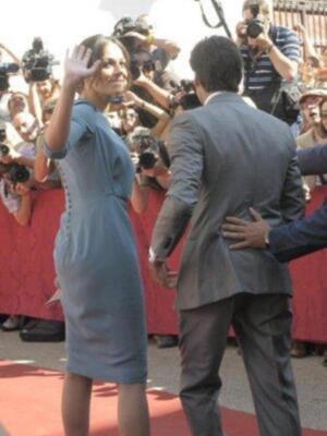 Antonio García reafirma la autoría del vestido de Eva González en la boda de la duquesa de Alba