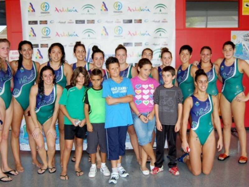 La campaña 'Mójate con el waterpolo' se hace sentir en Montequinto