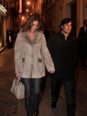 Francisco Rivera, con su novia Lourdes, feliz por la paternidad y la boda de su hermano pequeño