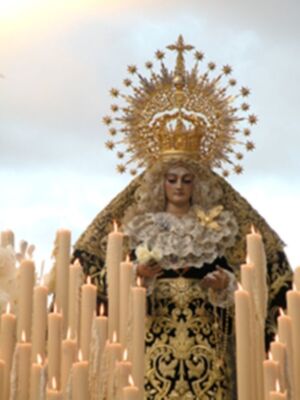 Extraordinaria Procesión de Ntra. Sra. d e los Dolores Coronada de Alcalá del Río
