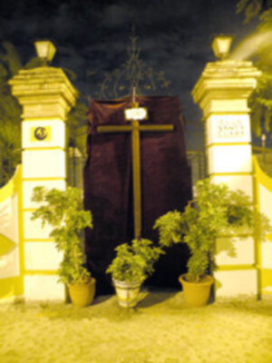  El Cristo de San Agustín dio la bendición por la feligresía de la Parroquia de Santa Clara.