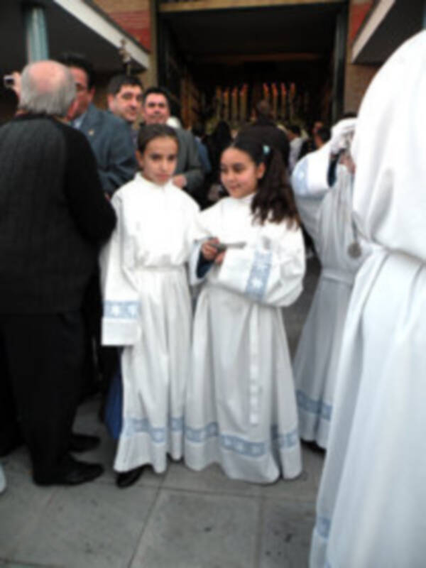 Pio XII y Begoña con la fe de la Milagrosa Sevillana.