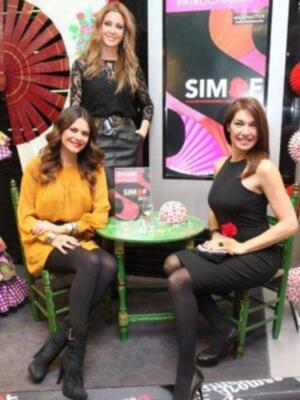 Tres mujeres guapas sin suerte en el amor