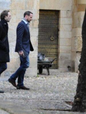 El príncipe haakon de noruega visita privada a Córdoba