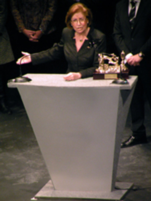 Premio del llamador del Canal sur Radio, a Maruja Vilches Trujillo