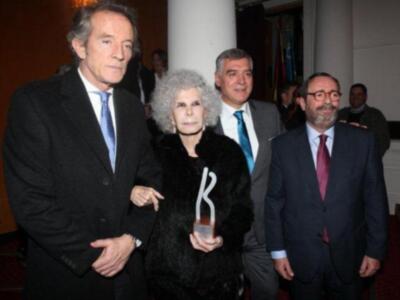 La duquesa de Alba premiada por Onda Cero