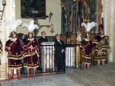 Galería del Descendimiento de Cristo en la Hermandad de la Soledad de Alcalá del Río (Sevilla)