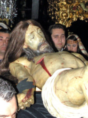 Galería del Descendimiento de Cristo en la Hermandad de la Soledad de Alcalá del Río (Sevilla)
