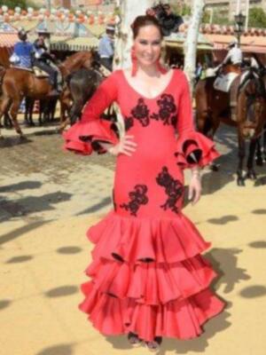 Numerosos personajes conocidos en Feria de Sevilla 2012