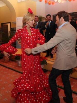 Numerosos personajes conocidos en Feria de Sevilla 2012