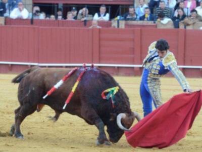 Numerosos personajes conocidos en Feria de Sevilla 2012