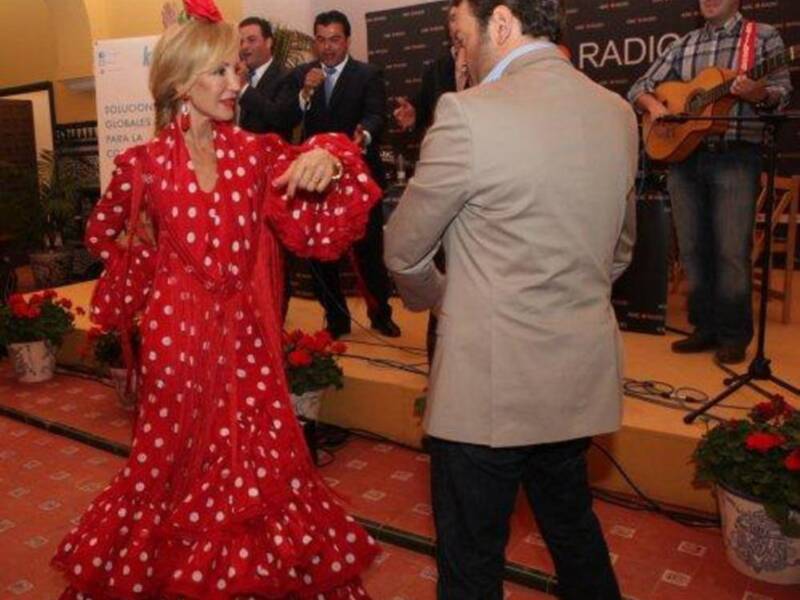 Numerosos personajes conocidos en Feria de Sevilla 2012
