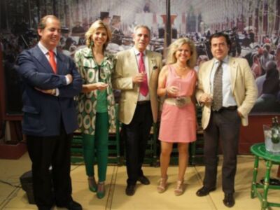 Marina Bernal junto a Mercedes Vazquez en UNA Television en la Feria de Jerez