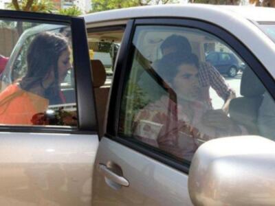 Cayetano Rivera  abandona el hospital por su propio pie y de la mano de su novia Eva González