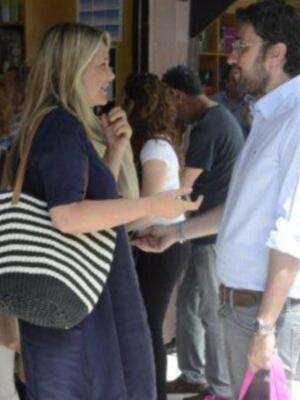 Isabel Sartorius y Maxim Huerta, una divertida pareja en Feria del libro de Sevilla 