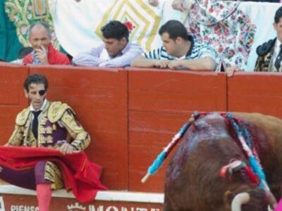 Padilla triunfa y pone banderillas con parche de diseño en un ojo