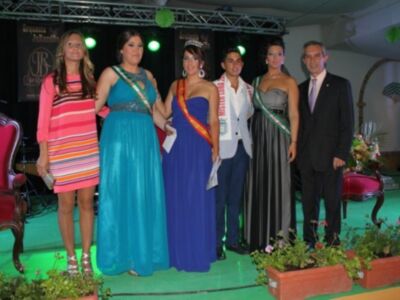 El cantante y periodista Mario Vaquerizo "pregonó" la Feria de Lora del Río en la noche del miércoles 30 de mayo