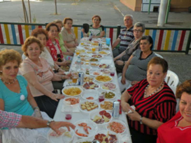 El grupo de teatro volver a empezar, puso el broche de oro de fin decurso del colegio de mayores Ceper del Polígono Norte  de Sevilla.