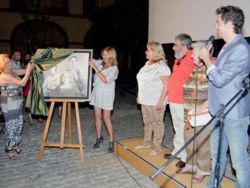   Paco León ejerce de padrazo 