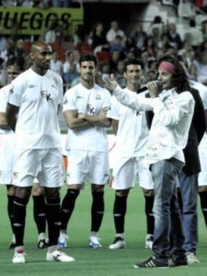 Kanoute se despide con un homenaje de Unicef a beneficio ciudad de los niños de África