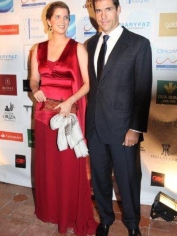 Luis Alfonso de Borbón y su esposa Margarita Vargas, padrinos de la magnifica fiesta de la revista Escaparate en Sevilla