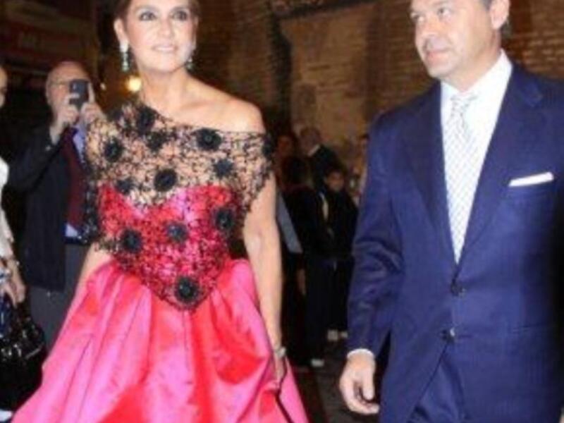 Luis Alfonso de Borbón y su esposa padrinos de la magnifica fiesta aniversario de la revista Escaparate en Sevilla
