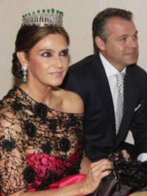 Luis Alfonso de Borbón y su esposa padrinos de la magnifica fiesta aniversario de la revista Escaparate en Sevilla