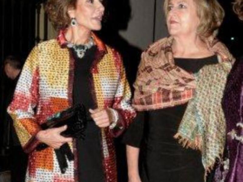 Los duques de Alba, Naty Abascal, Ana María Abascal y Alejandra Ortiz Osborne y su marido Joaquín Buendía, en el estreno de placido domingo en la maestranza