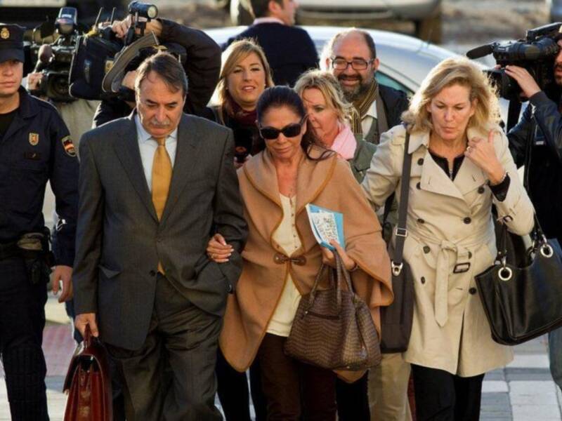 Isabel Pantoja vuelve a sentarse al banquillo a punto de convertirse en abuela