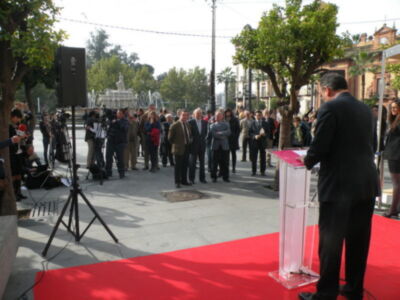 Sevilla.    EL sábado  los empresarios de Estepa hicieron entrega en el acto de 1500 kilos de Productos Navideños para las familias necesitada de Sevilla.