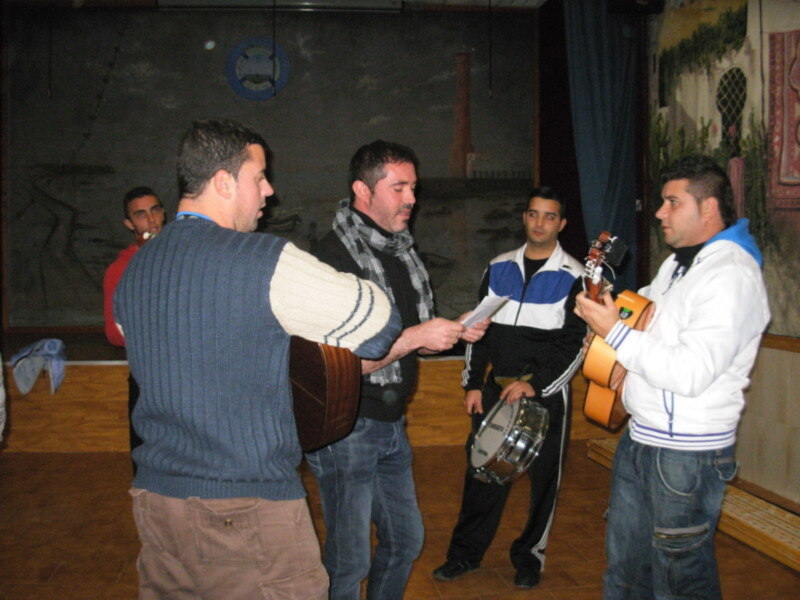  La chirigota Los que no se hartan de Chopper  confían en hacer un papel digno en el concurso del Gran Teatro Falla de Cádiz.-(Chipiona)