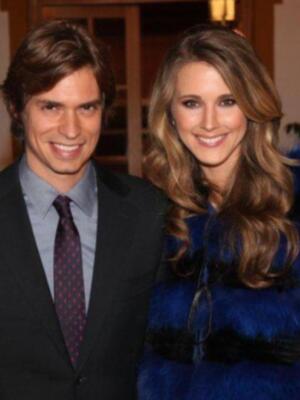 Alfonso Díez ejerce de duque de alba y entrega premio a Bo Derek