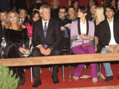 Alfonso Díez ejerce de duque de alba y entrega premio a Bo Derek