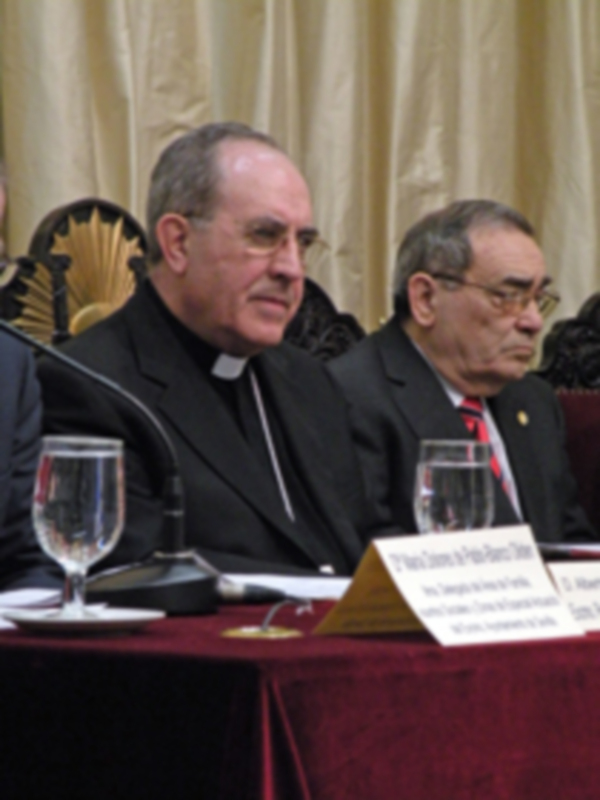  Sevilla.El Ateneo reconoció la labor de Caritas Diocesana con  la medalla de Oro  de su instituición.