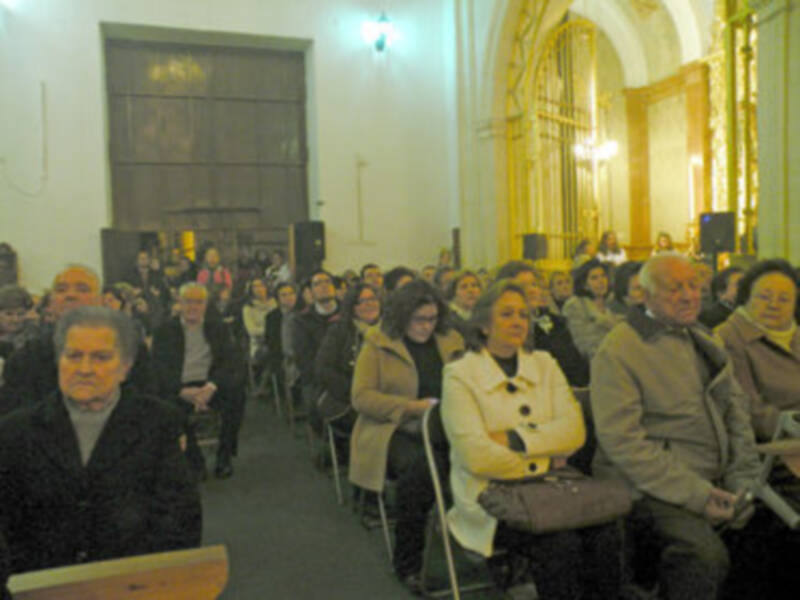 Provincia. Altar y culto de la Novena en honor de María. Stma. de las Angustias Coronada de la Hermandad de la Vera-cruz de Alcalá del Río