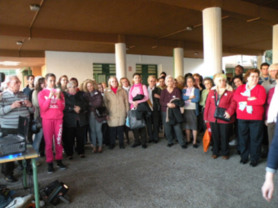 Sevilla. El colegio de Adulto (Ceper del polígono norte) celebro el día de la Paz.