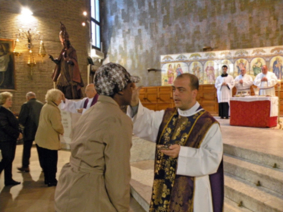 La Cuaresma comienza con el Miércoles de Ceniza en la Parroquia de Sta. María de las Flores y San Eugenio Papa de Sevilla. 