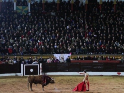 El Juli reaparece en Olivenza y sale por la puerta grande