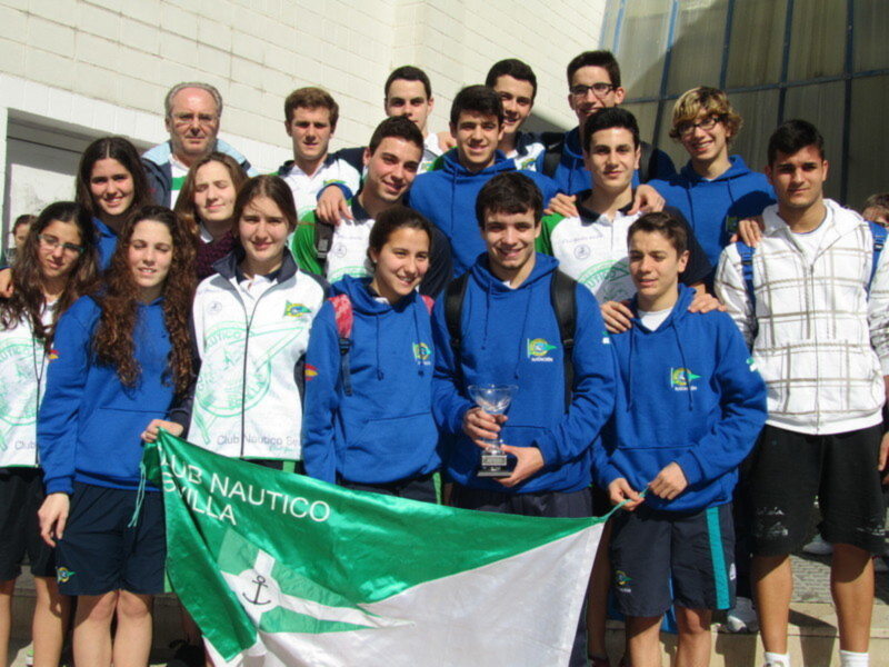 El Club Náutico Sevilla, campeón de Andalucía júnior de invierno de natación