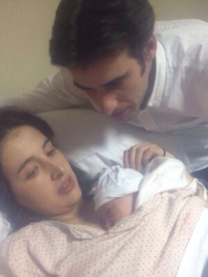 Ha nacido en la clinica Infanta Luisa de Triana Reyes Garcia Gallardo, primera hija de la farmaceutica Maria Jesus Gallardo Navarro y el profesor Alfonso Garcia Almagro