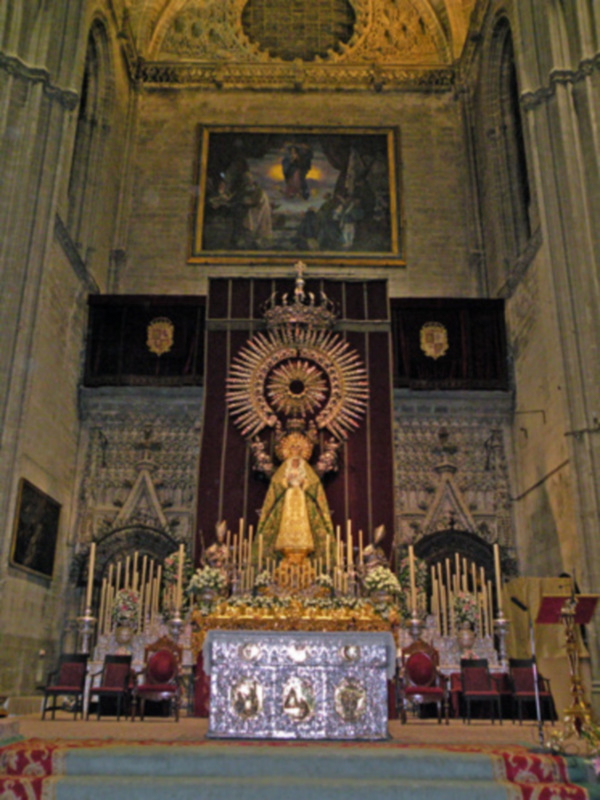 Sevilla. La Esperanza Macarena en el altar del Jubileo de la catedral hispalense para celebrar sus cultos extraordinario