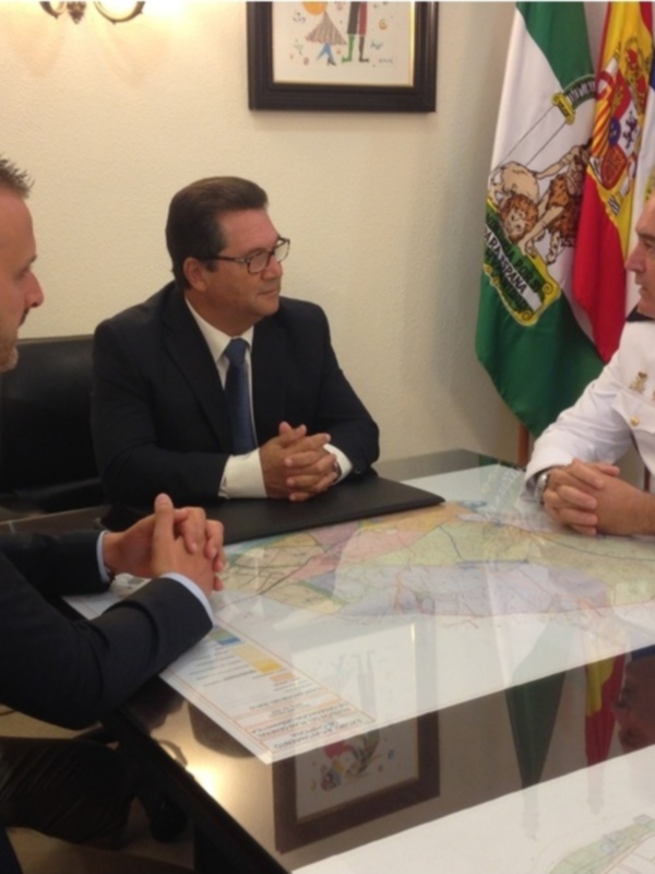 El Alcalde de Chipiona y el subdelegado de Defensa en Cádiz mantienen un encuentro institucional