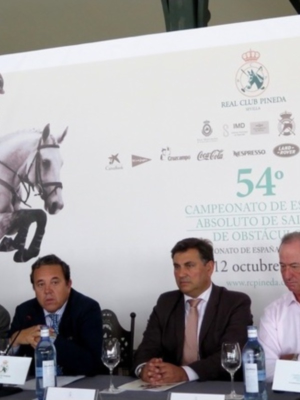 El Club Pineda celebra el 54 campeonato de Saltos de España