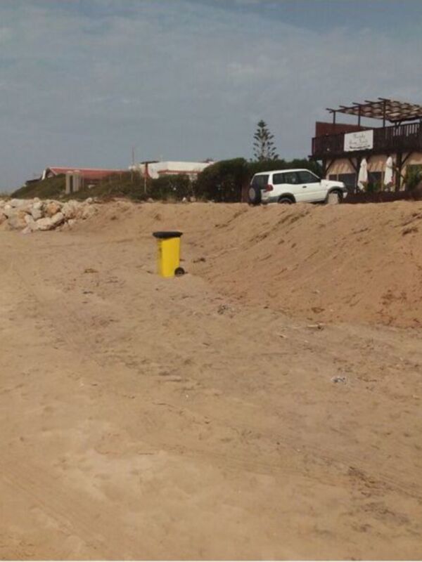 El grupo CANS denuncia la destrucción del sistema dunar delante del chiringuito Moustaky Nuevo Arroyo Hondo(Chipiona) 