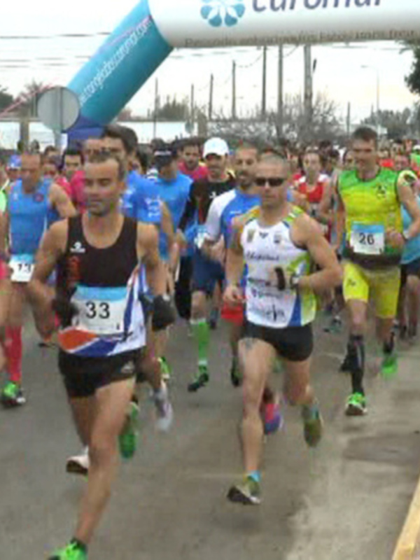 Más de 300 atletas participaron en la décimo segunda Carrera Popular La Reyerta. 