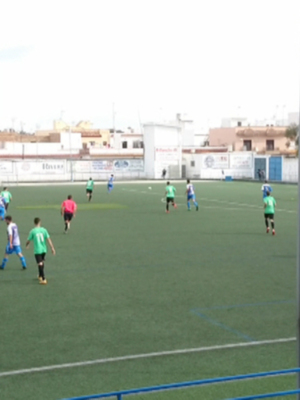 El Chipiona suma tres puntos en casa que le afianza en la zona media de la tabla