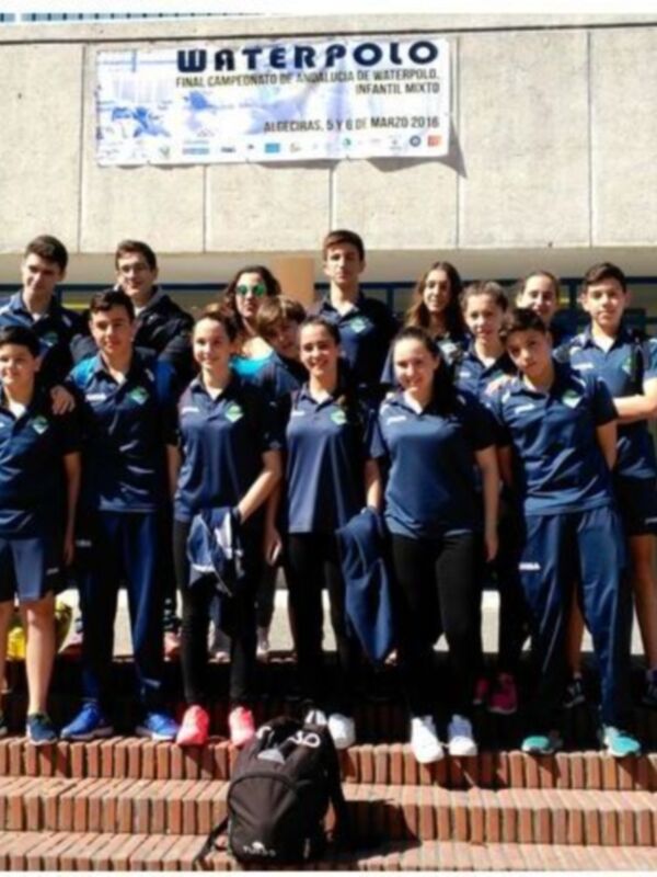 Equipo de waterpolo infantil en el estadio de waterpolo de Algeciras, 2018.