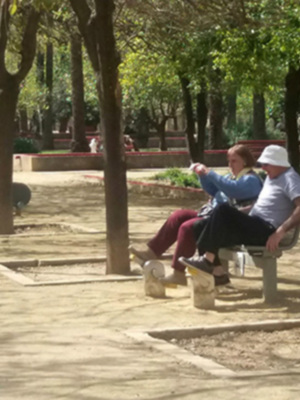 Los mayores de Sevilla se ejercitan en parques y jardines públicos