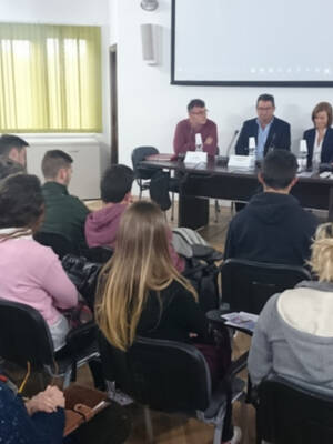 Antonio Peña inaugura las novenas jornadas para técnicos profesionales del Colegio Virgen de Regla(Chipiona)